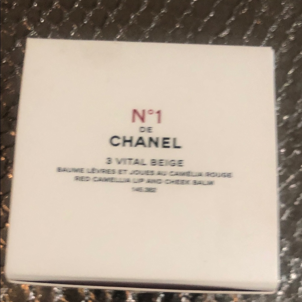 CHANEL N°1 De Chanel Vital Beige Lip & Cheek Balm - Beige